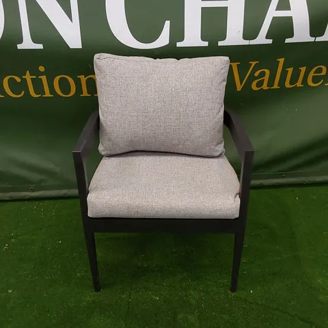 DESIGNER METAL GARDEN CHAIR WITH CUSHIONS