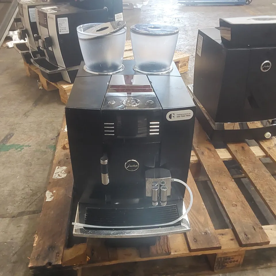 JURA GIGA COMMERCIAL COFFEE MACHINE