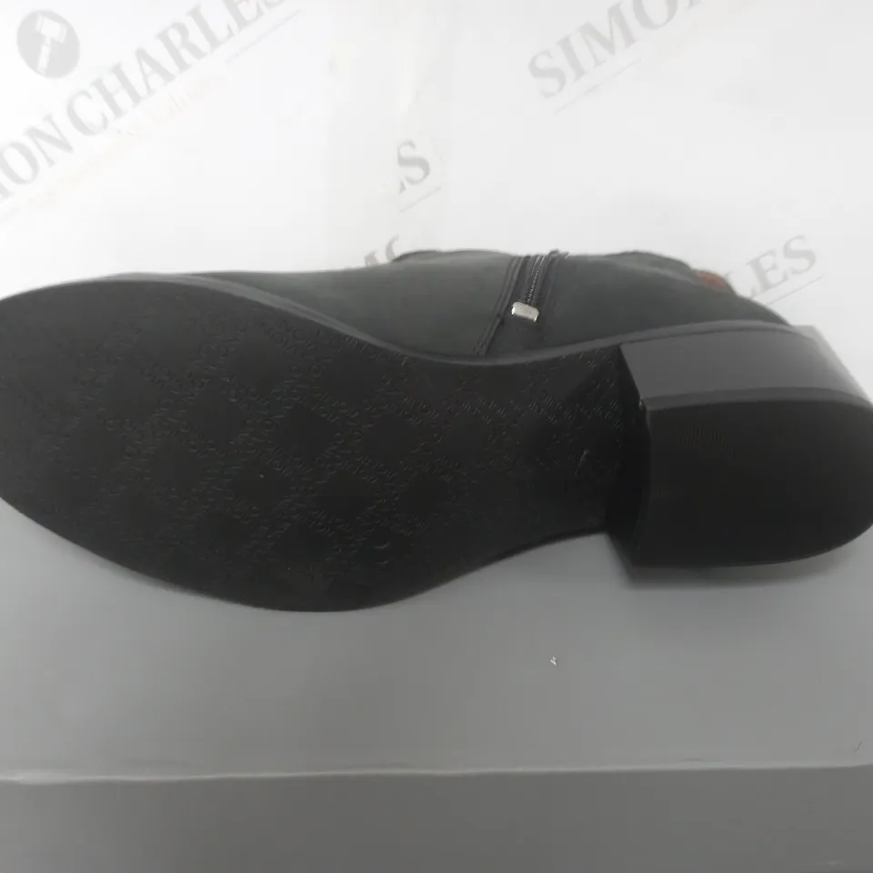 BOXED VIONIC ABNKLE BOOTS BLACK SIZE 4.5