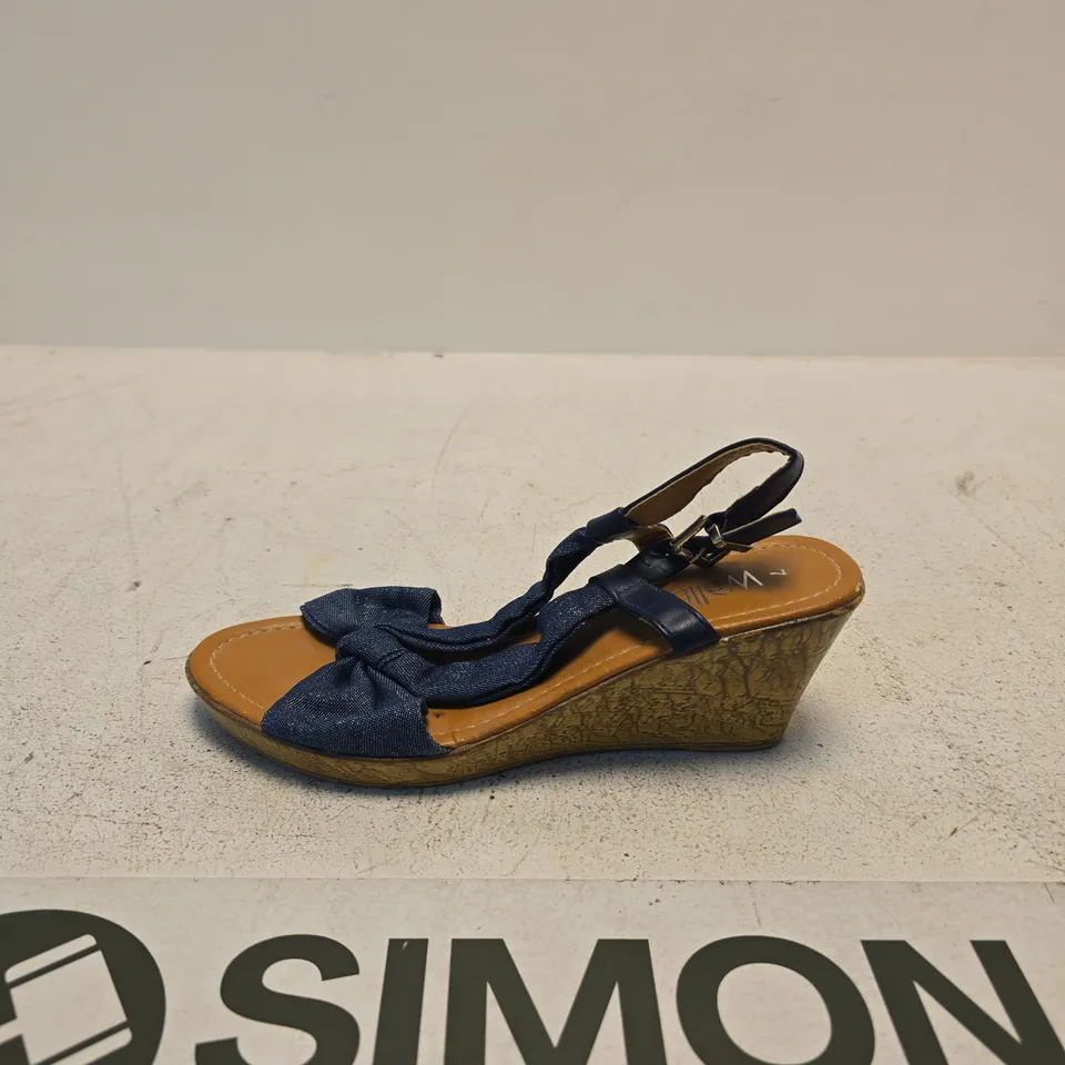 WALLIS WOMEN’S DENIM KNOT WEDGE SANDALS – UK 7