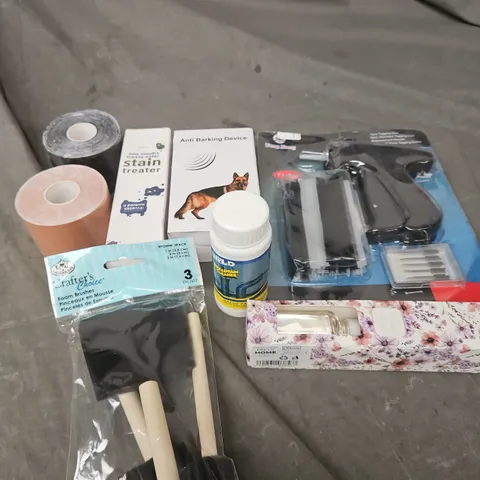 APPROXIMATELY 20 ASSORTED HOUSEHOLD ITEMS TO INCLUDE ANTI BARKING DEVICE, DRAIN CLEANER, GLUE GUN ETC 