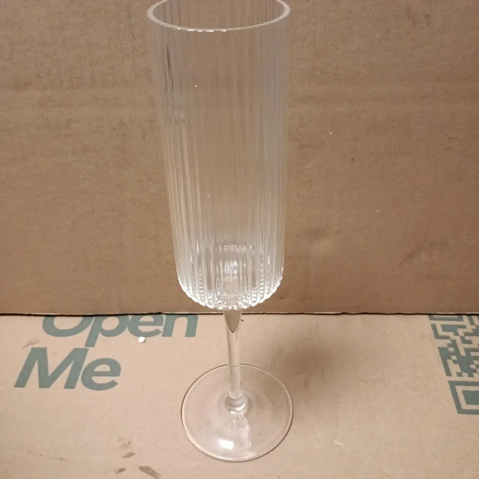 3 SIX 5 - SET OF 4 CHAMPAGNE FLUTES – CLEAR RIBBED GLASSWARE