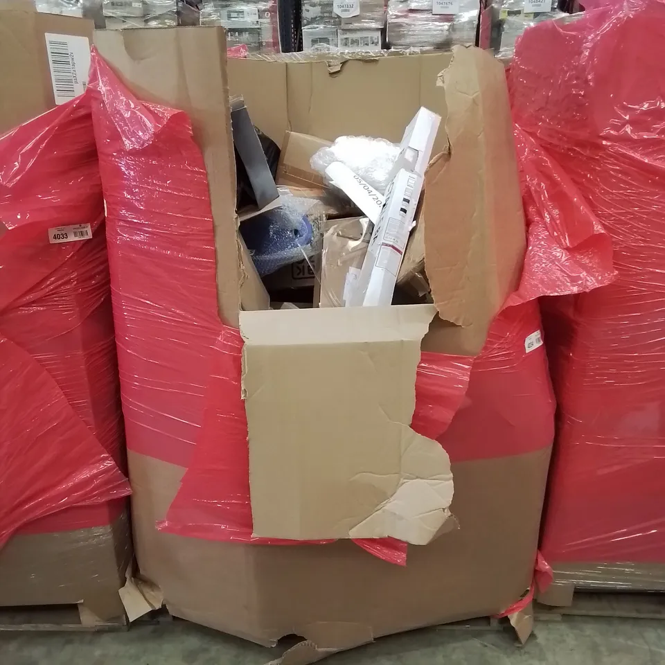 PALLET OF ASSORTED HOUSEHOLD GOODS AND PRODUCTS TO INCLUDE; TOILET SEATS, AH COAT HANGER, BABY TRAY, BOXED FURNITURE ETC 
