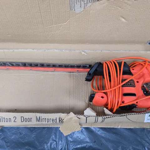 BLACK & DECKER 420W HEDGE TRIMMER 