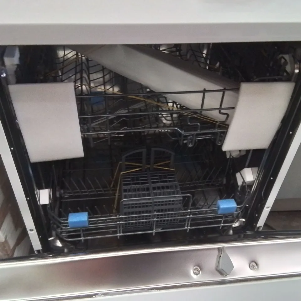 HISENSE HS622E90WUK FULL-SIZE DISHWASHER - WHITE