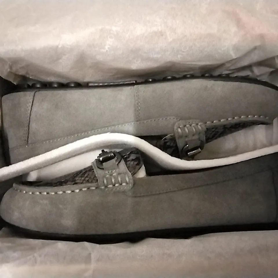 3 SHOE BOXES OF VIONIC SHOES INCLUDING ROSE JOJO OMBRE TRAINERS SIZE 4, WHITE JOJO OMBRE TRAINERS SIZE 5.5, HONOR DAYNA GREY LOAFERS SIZE 6