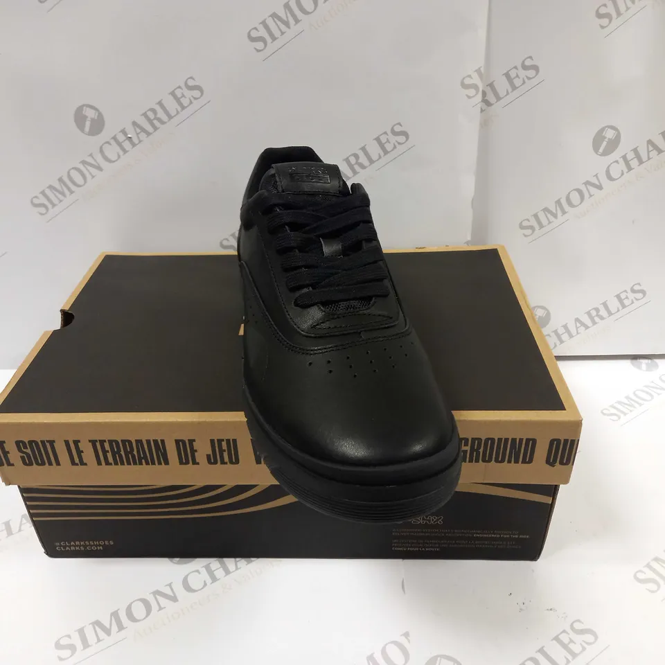 BOXED PAIR OF CLARKS CICA OLDER BLACK LEATHER SHOES UK SIZE 8.5