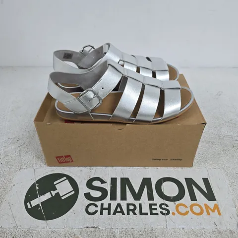 BOXED PAIR OF FITFLOP GRACIE LEATHER FISHERMAN SANDALS – SILVER, UK 6 (US 8, EU 39)