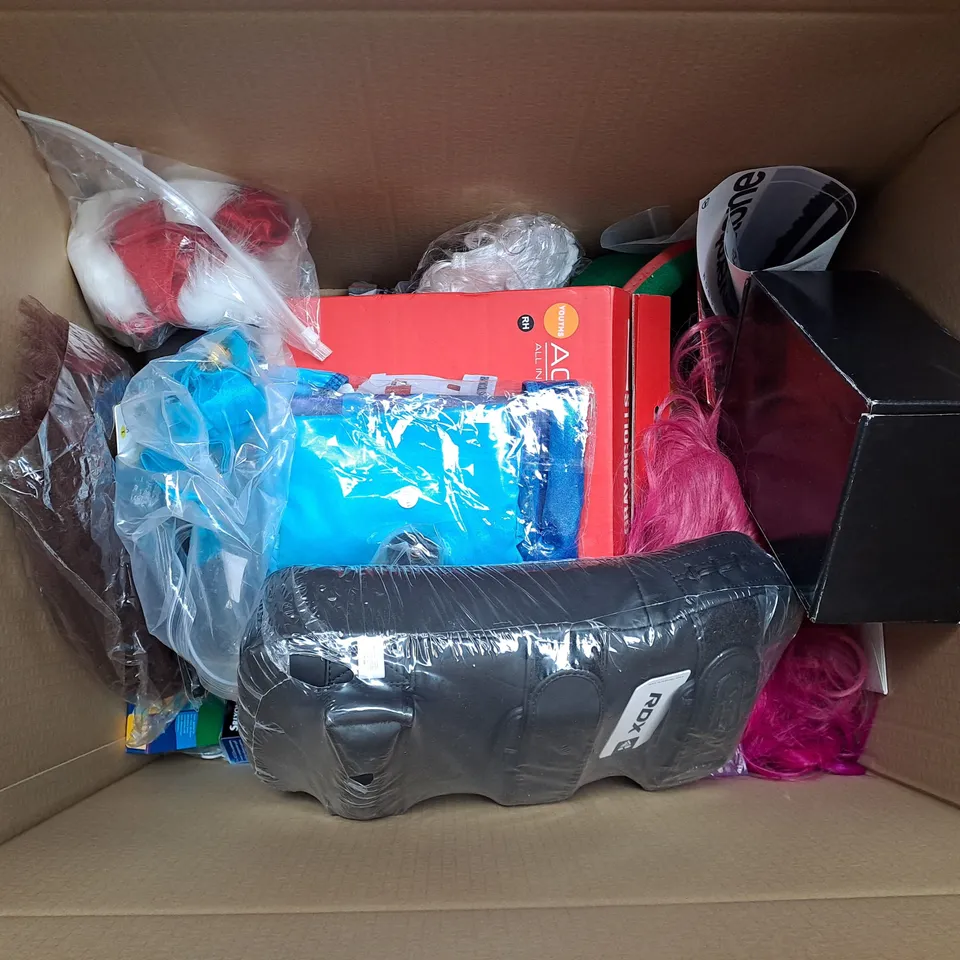 LARGE BOX OF ASSORTED TOYS AND GAMES TO INCLUDE TEDDIES, BUILD YOUR OWN DEN AND MONSTER JAM