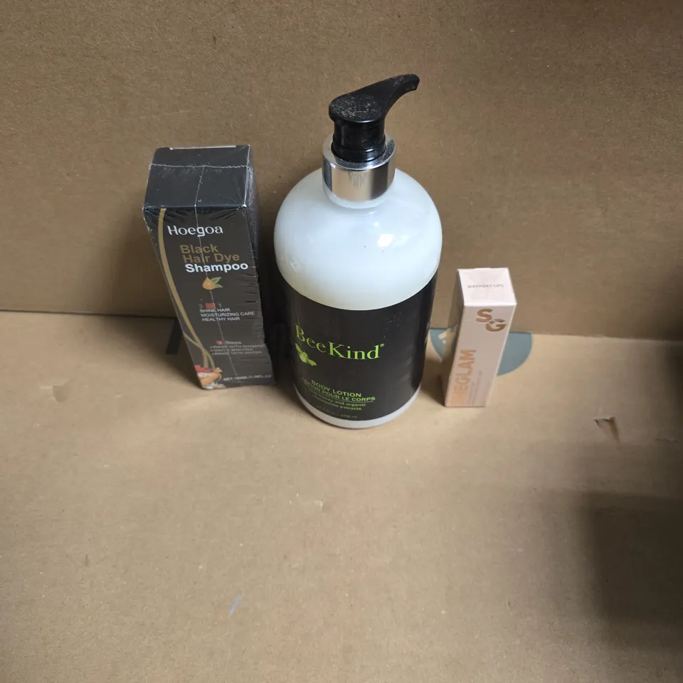 APPROXIMATELY 15 ASSORTED HEALTH & BEAUTY PRODUCTS TO INCLUDE BEE KIND BODY LOTION, SHEGLAM BIRTHDAY LIPS, HOEGOA BLACK HAIR DYE SHAMPOO ETC - COLLECTION ONLY