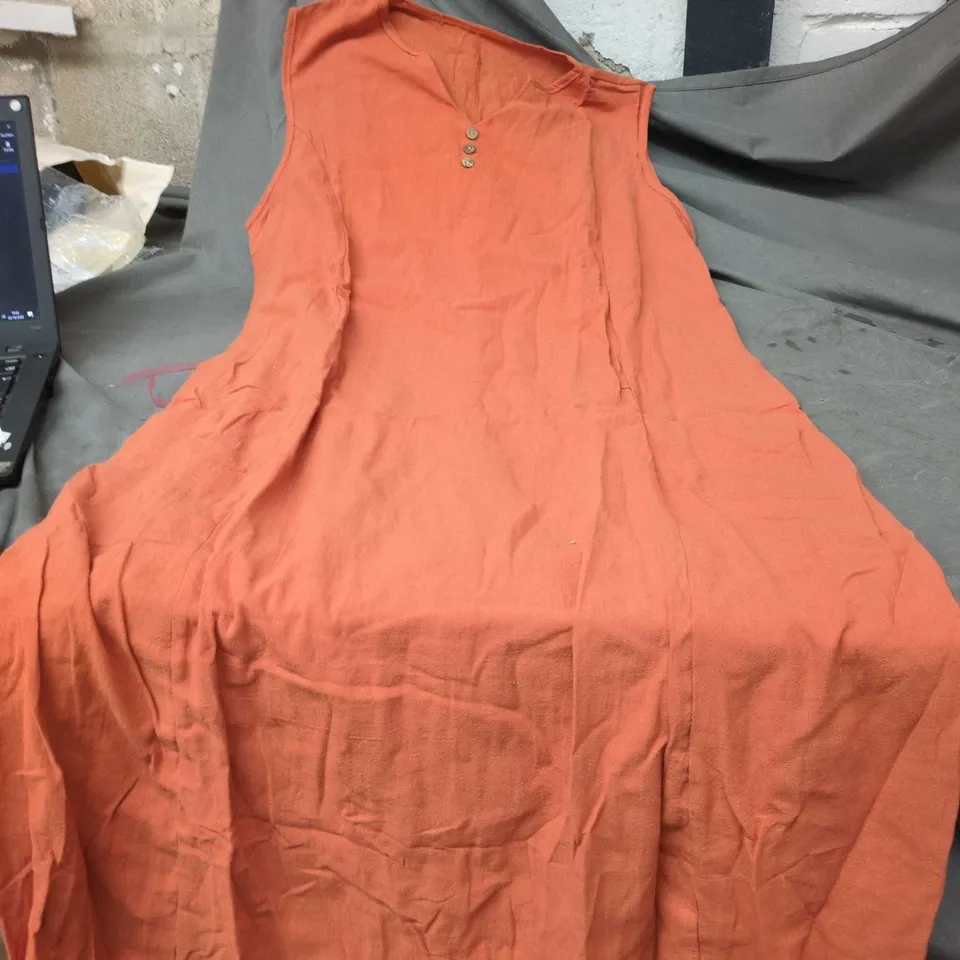 WOMENS ORANGE DRES SIZE XL
