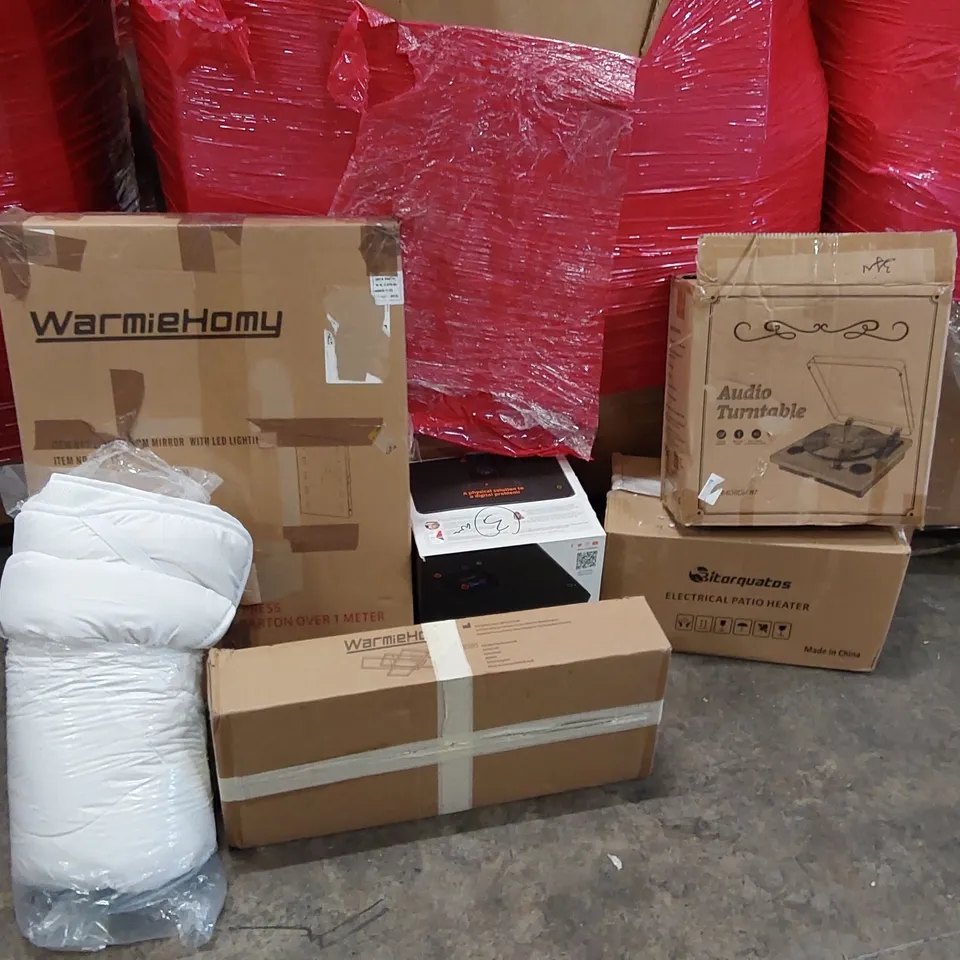 PALLET OF ASSORTED ITEMS INCLUDING: BATHROOM MIRROR WITH LED LIGHT, ELECTRIC PATIO HEATER, CEILING LIGHT, AUDIO TURNTABLE, MATTRESS TOPPER 