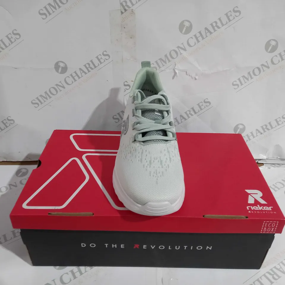 BOXED PAIR OF RIEKER REVOLUTION SOFT SHOES GREEN UK SIZE 6
