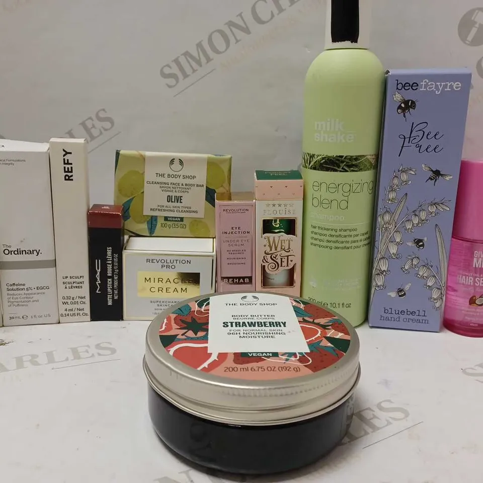 LOT OF APPROX 10 ASSORTED BEAUTY PRODUCTS TO INCLUDE GIVE ME HAIR MASK, REVOLUTION PRO MIRACLE CREAM, MAC MATTE LIPSTICK, ETC 