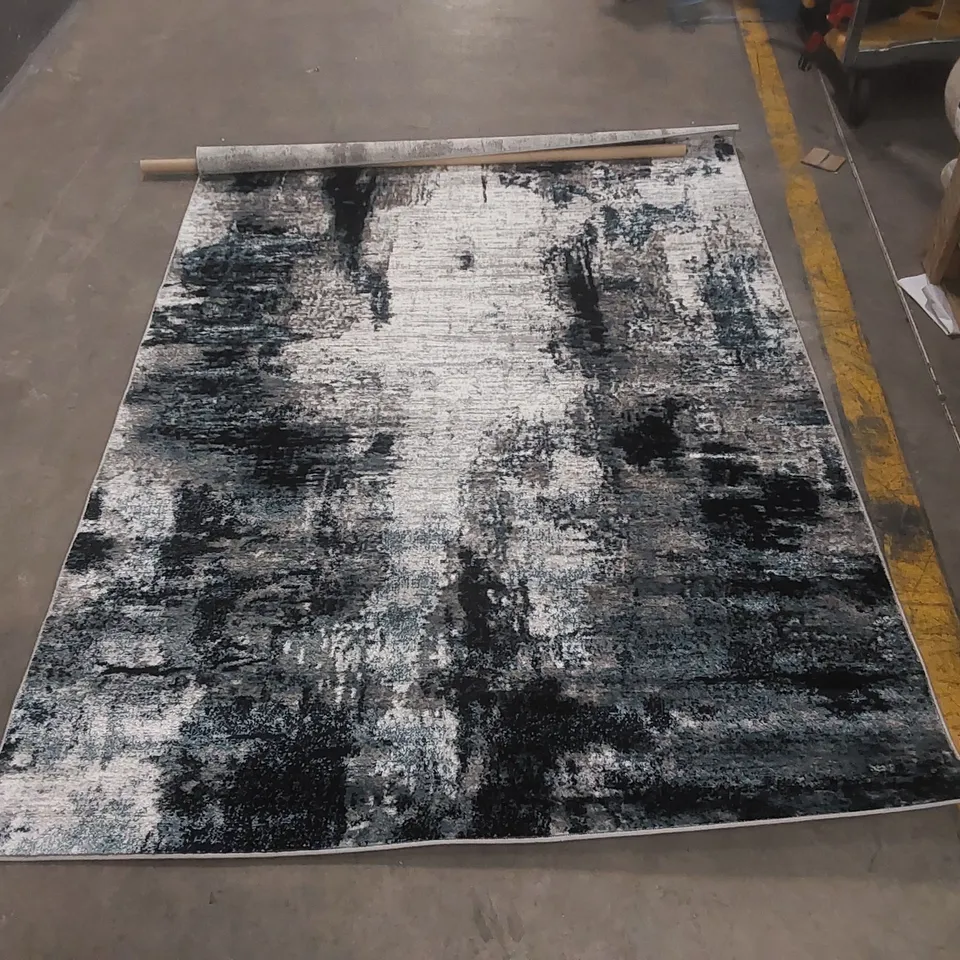 QUALITY ABSTRACT AREA RUG - 140 x 200cm