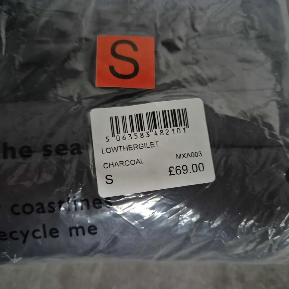 BAGGED CREW CLOTHING COMPANY LOWTHER GILET – CHARCOAL, SIZE S