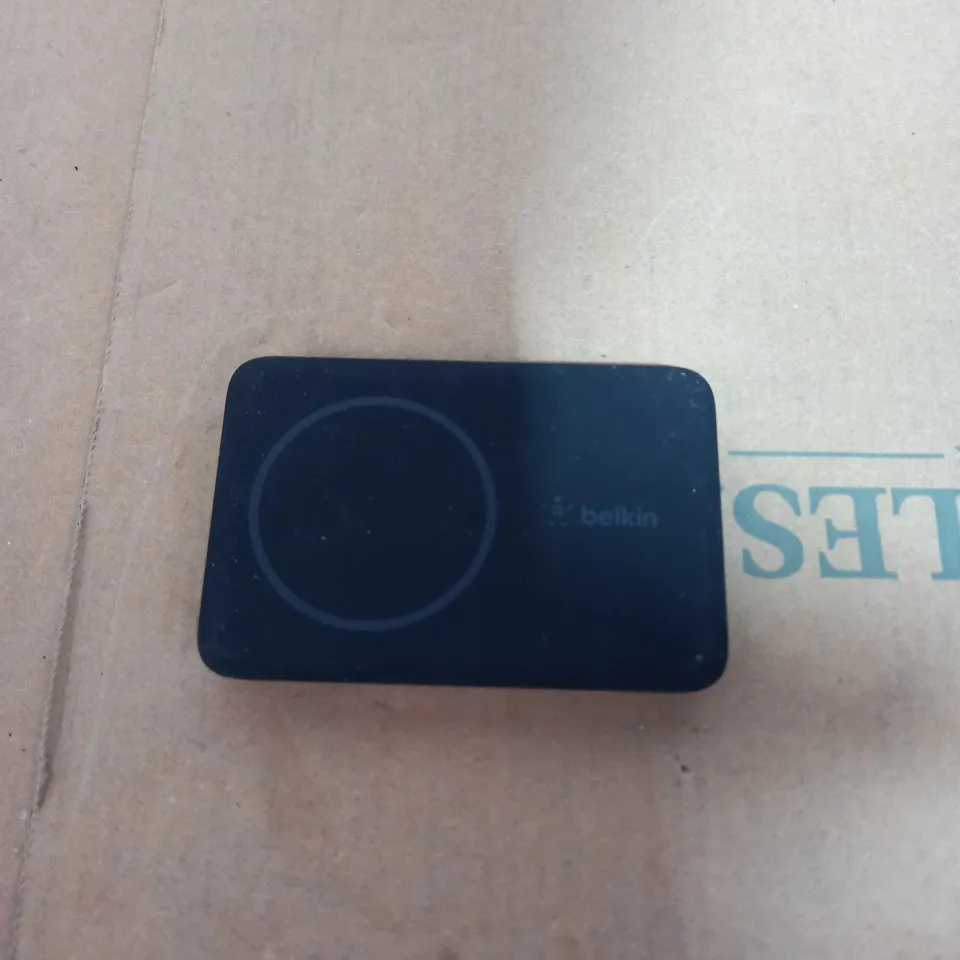 BELKIN 2.5K MAGNETIC WIRELESS POWER BANK 