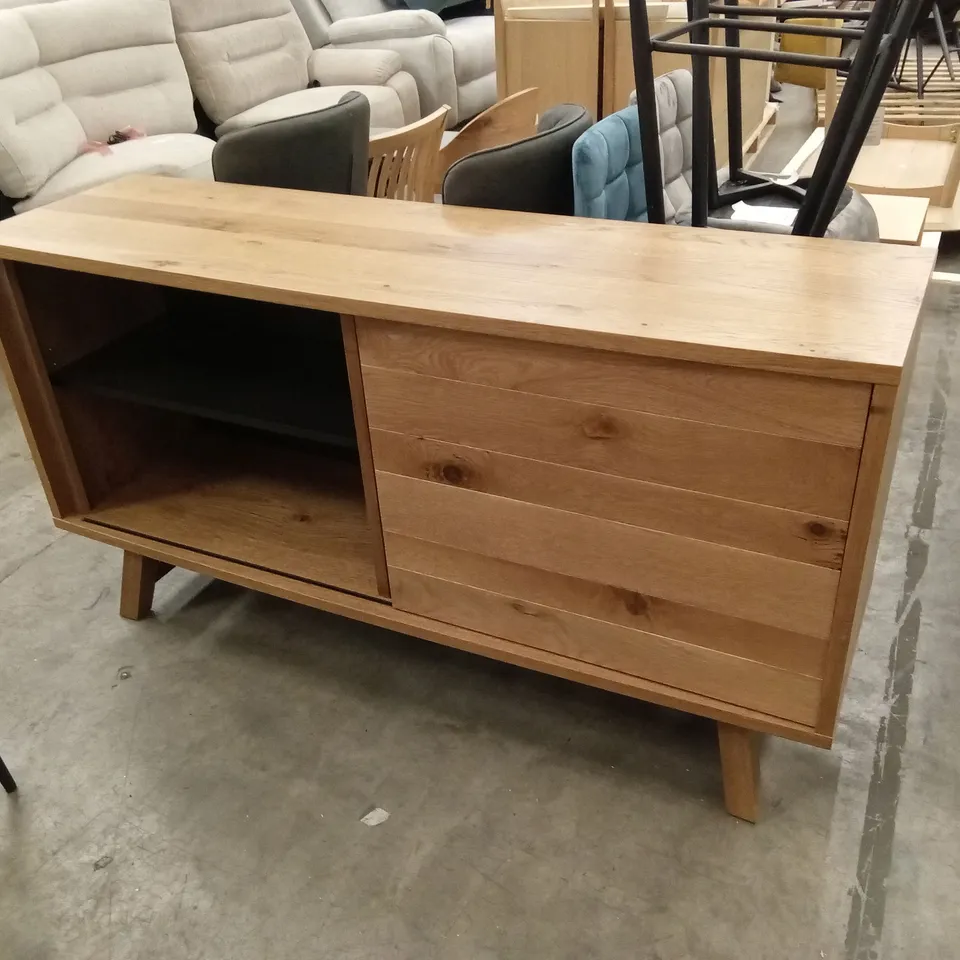QUALITY DESIGNER CAMDEN RUSTIC OAK WIDE SIDEBOARD