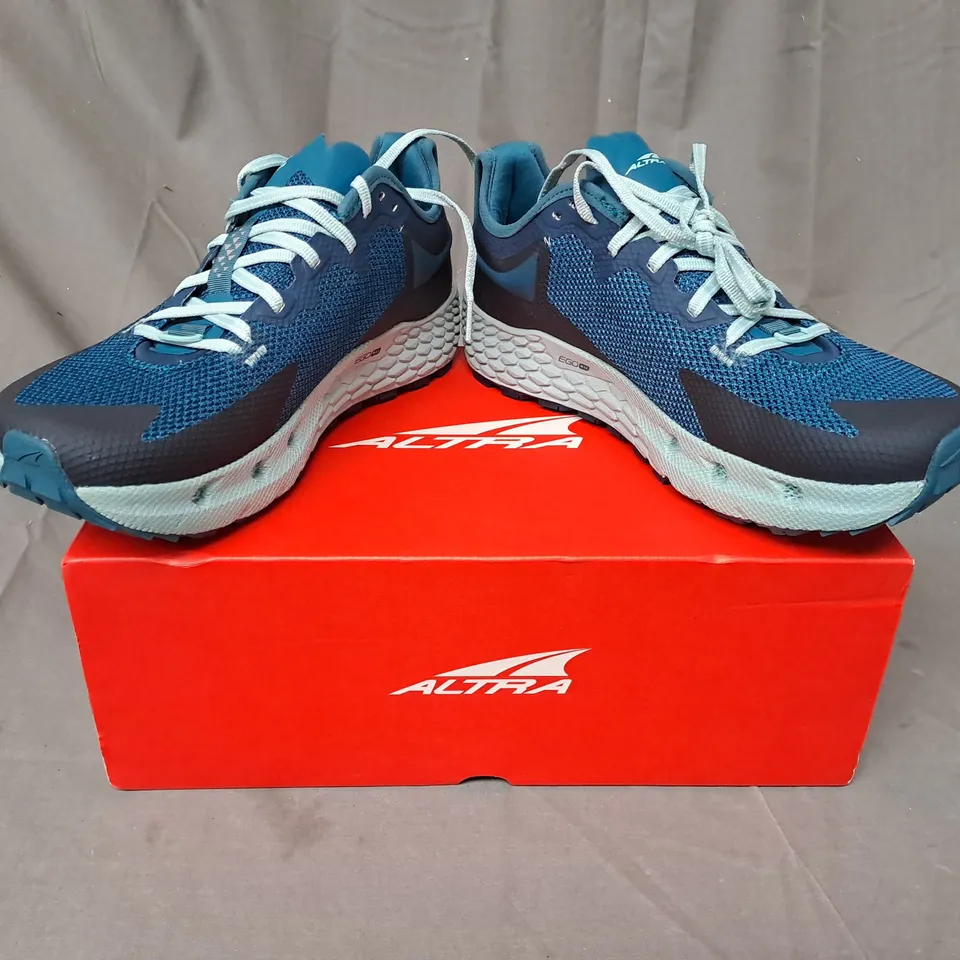 BOXED PAIR OF ALTRA W TIMP 4 SHOES IN TEAL UK SIZE 7.5