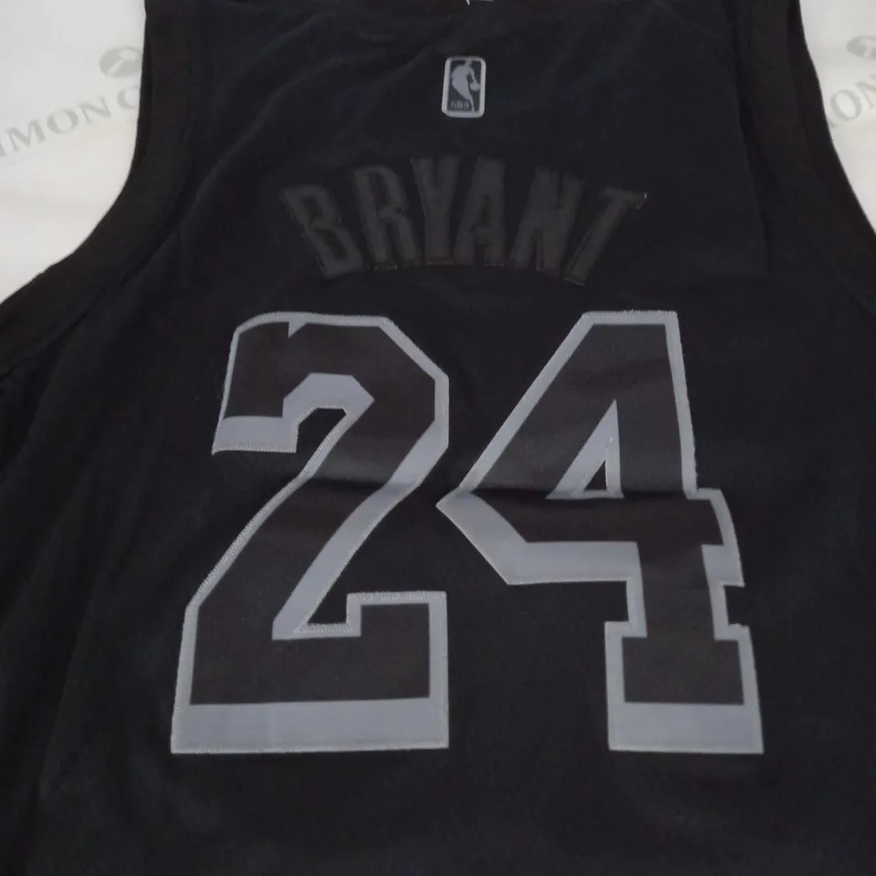 MEDIUM KOBE BRYANT PRINTED LAKERS SHIRT 