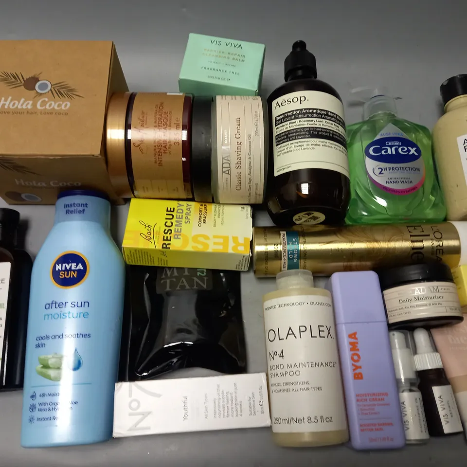 LOT OF APPROXIMATELY 20 ASSORTED HEALTH AND BEAUTY ITEMS TO INCLUDE VIS VIVA SERUMS, ADAM SHAVE CREAM AND NO7 FACIAL OIL