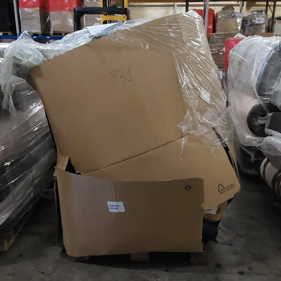 PALLET TO CONTAIN A LARGE ASSORTMENT OF GARDEN HOSE PRODUCTS