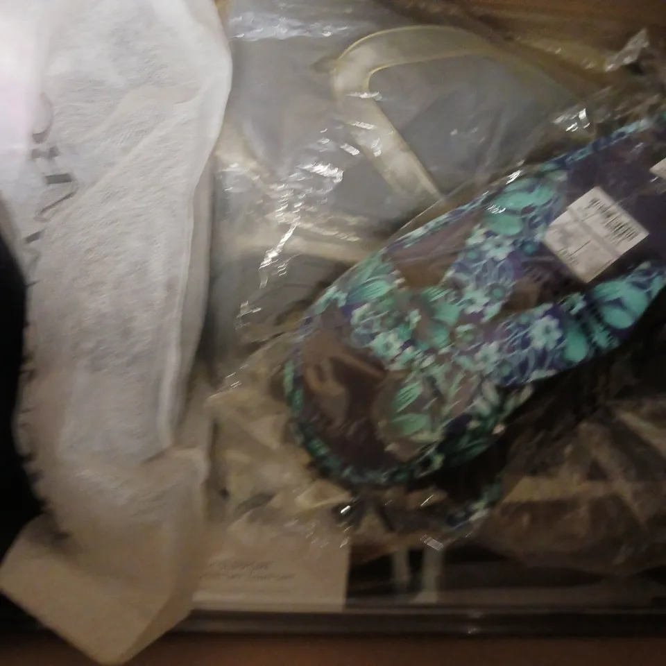BOX OF APPROXIMATELY 8 ASSORTED PAIRS OF SHOES AND FOOTWEAR ITEMS IN VARIOUS COLOURS, STYLES, AND SIZES - COLLECTION ONLY