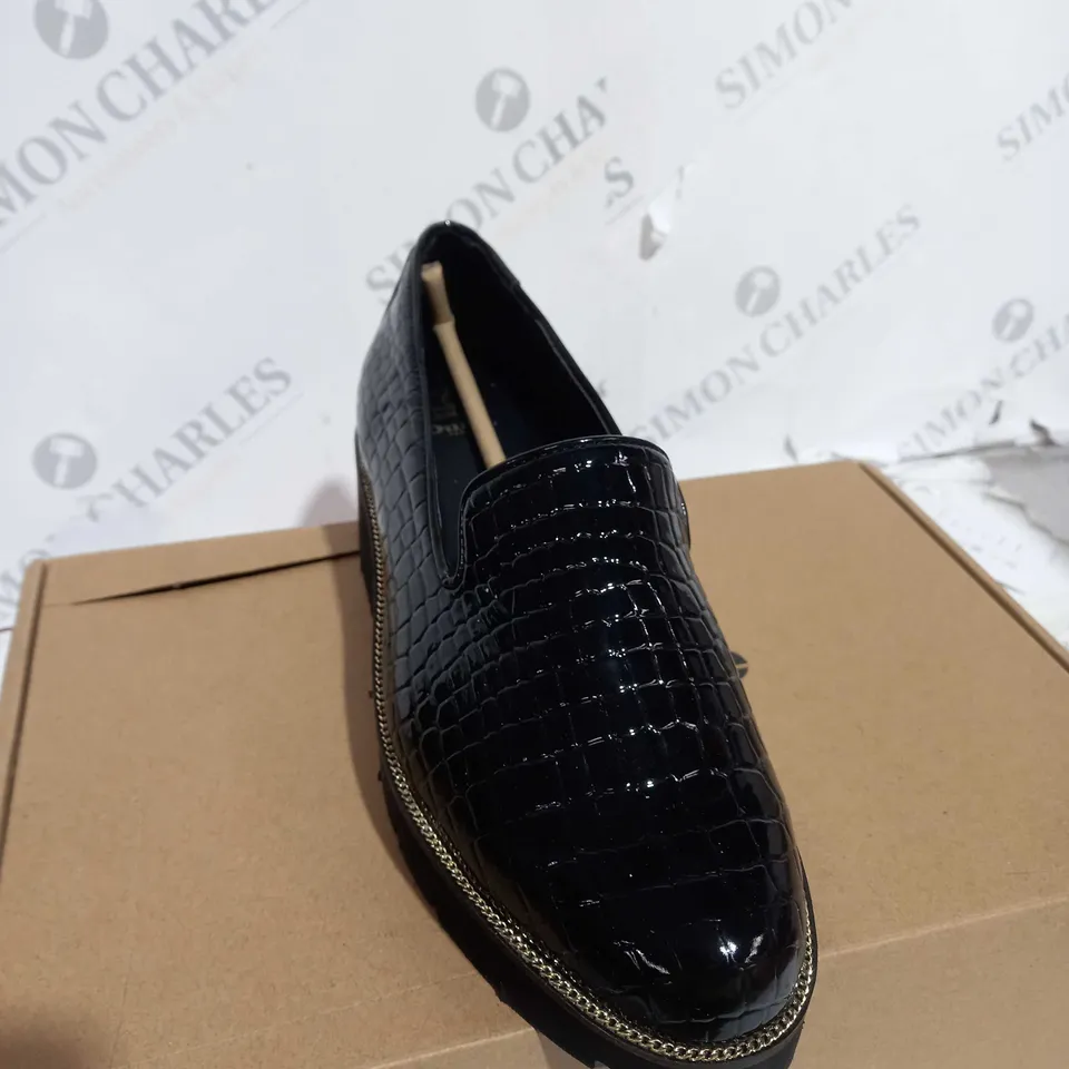 BOXED DUNE FLATFORM LOAFERS, BLACK CROCODILE - SIZE 3