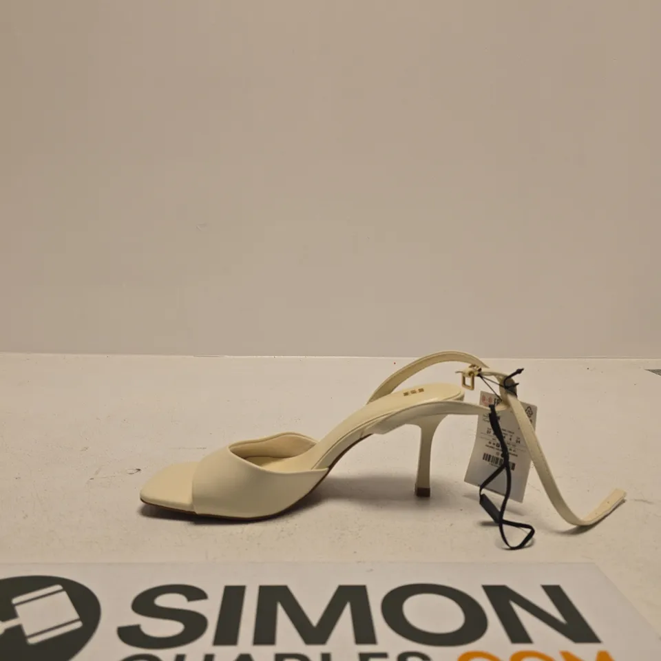 PULL AND BEAR WOMEN'S CREAM OPEN-TOE HEELED SANDALS WITH ANKLE STRAP – TAG ATTACHED UK SIZE 37