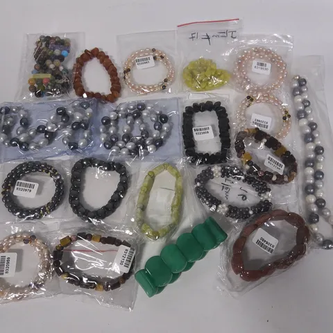 LOT OF 20 BRAND NEW FASHION BRACELETS IN VARIOUS STYLES AND SIZES