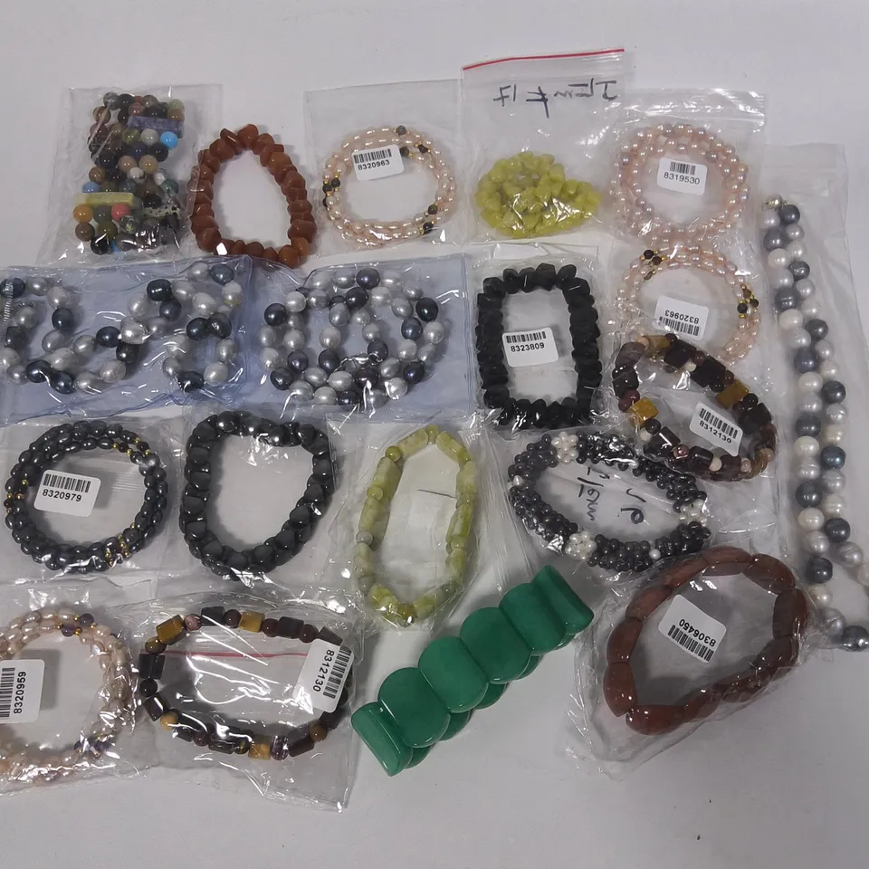 LOT OF 20 BRAND NEW FASHION BRACELETS IN VARIOUS STYLES AND SIZES