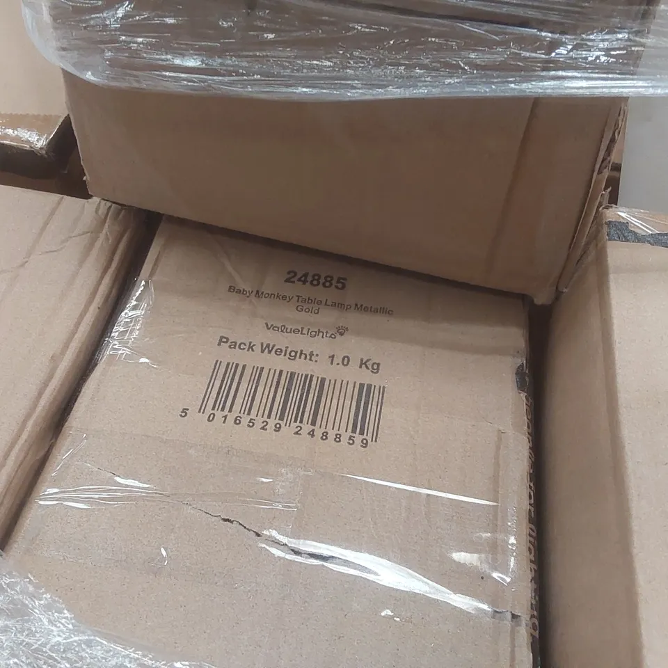 PALLET CONTAINING A LARGE QUANTITY OF ASSORTED LIGHTING PRODUCTS