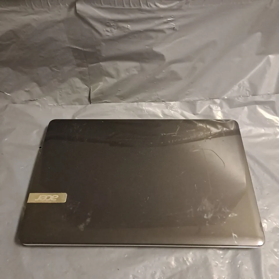 ACER WINDOWS 8 LAPTOP IN SILVER