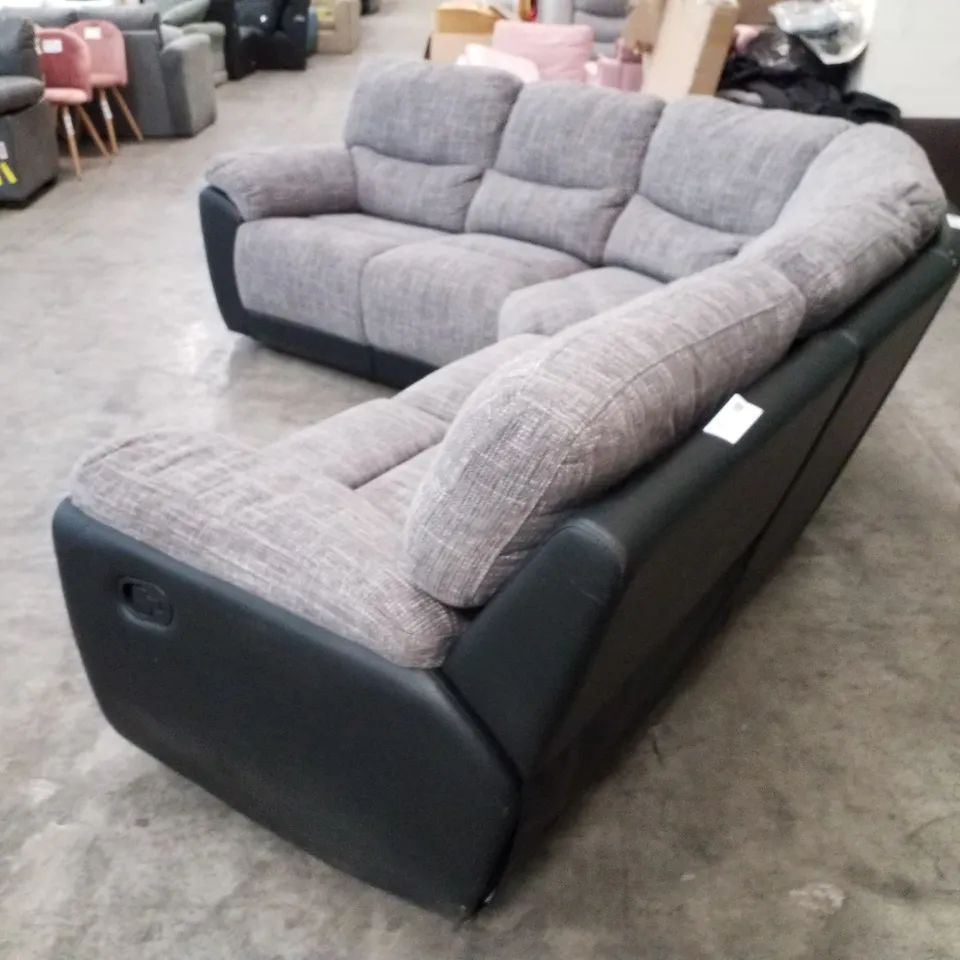 QUALITY DESIGNER MANUAL RECLINER CORNER SOFA - GREY FABRIC/ BLACK LEATHER