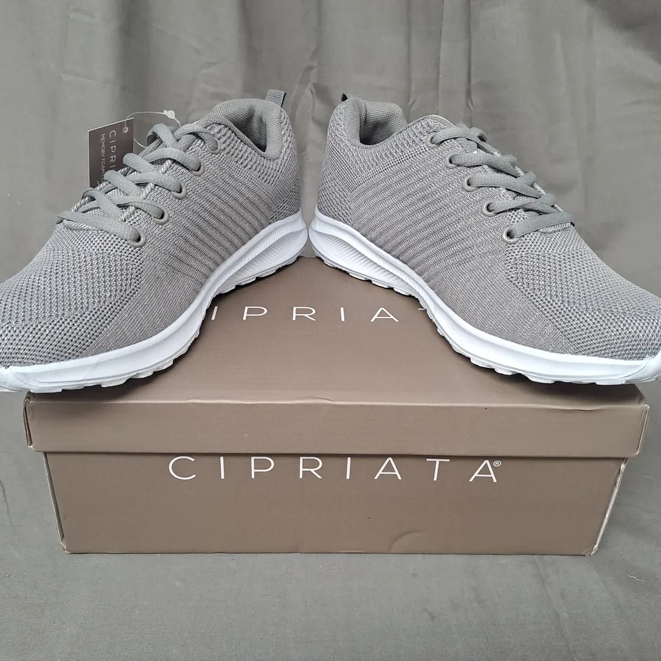 BOXED PAIR OF CIPRIATA LEONA TRAINERS IN GREY W. SPARKLE EFFECT SIZE 6