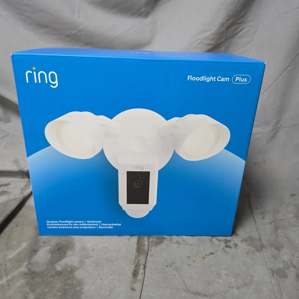 RING FLOODLIGHT CAM PLUS OUTDOOR SECURITY CAMERA – BOXED