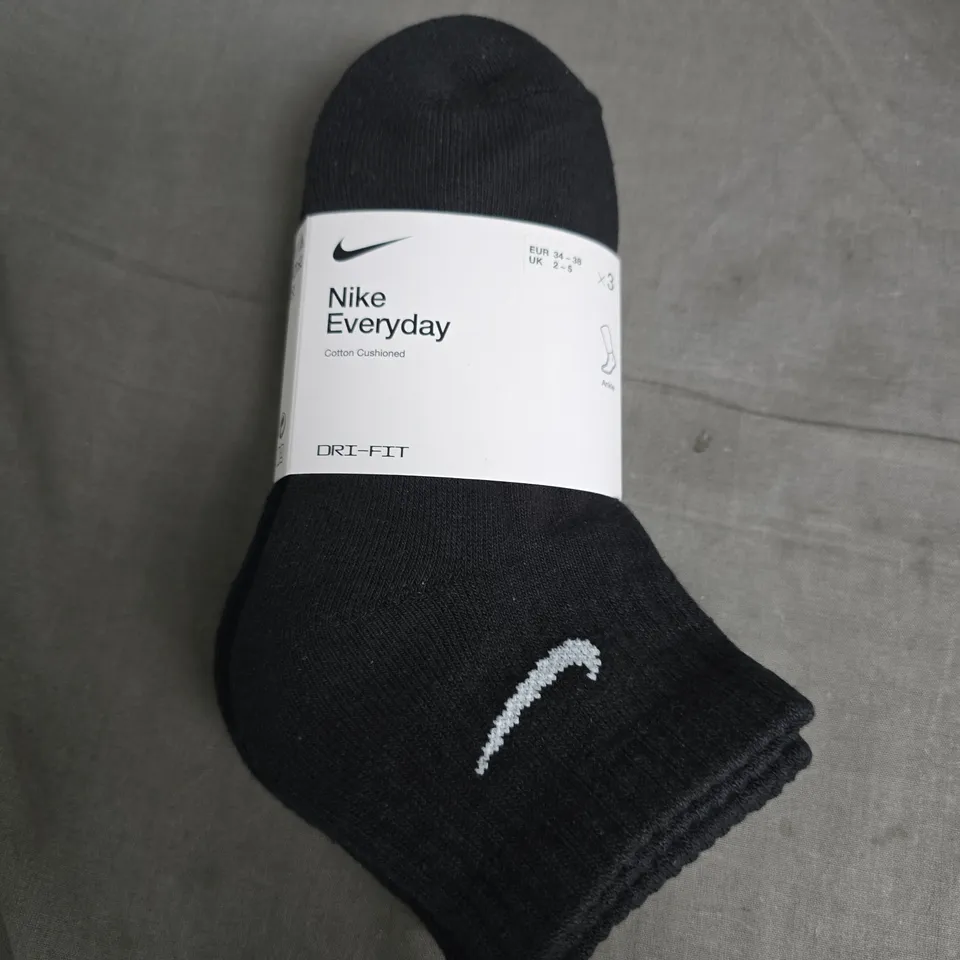 NIKE EVERYDAY DRI-FIT SOCKS - UK 2-5