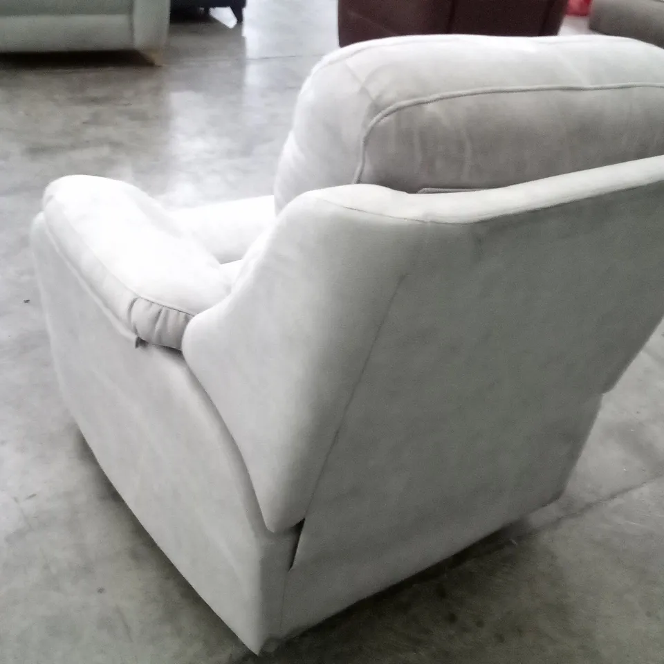 DESIGNER G PLAN KINGSBURY ELECTRIC RECLINER CHAIR - STINGRAY PLATINUM FABRIC 