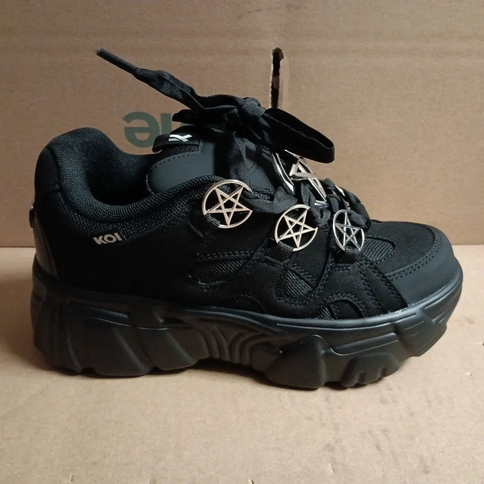 BOXED KOI NECROMANCER CHUNKY PLATFORM TRAINERS – BLACK, UK5