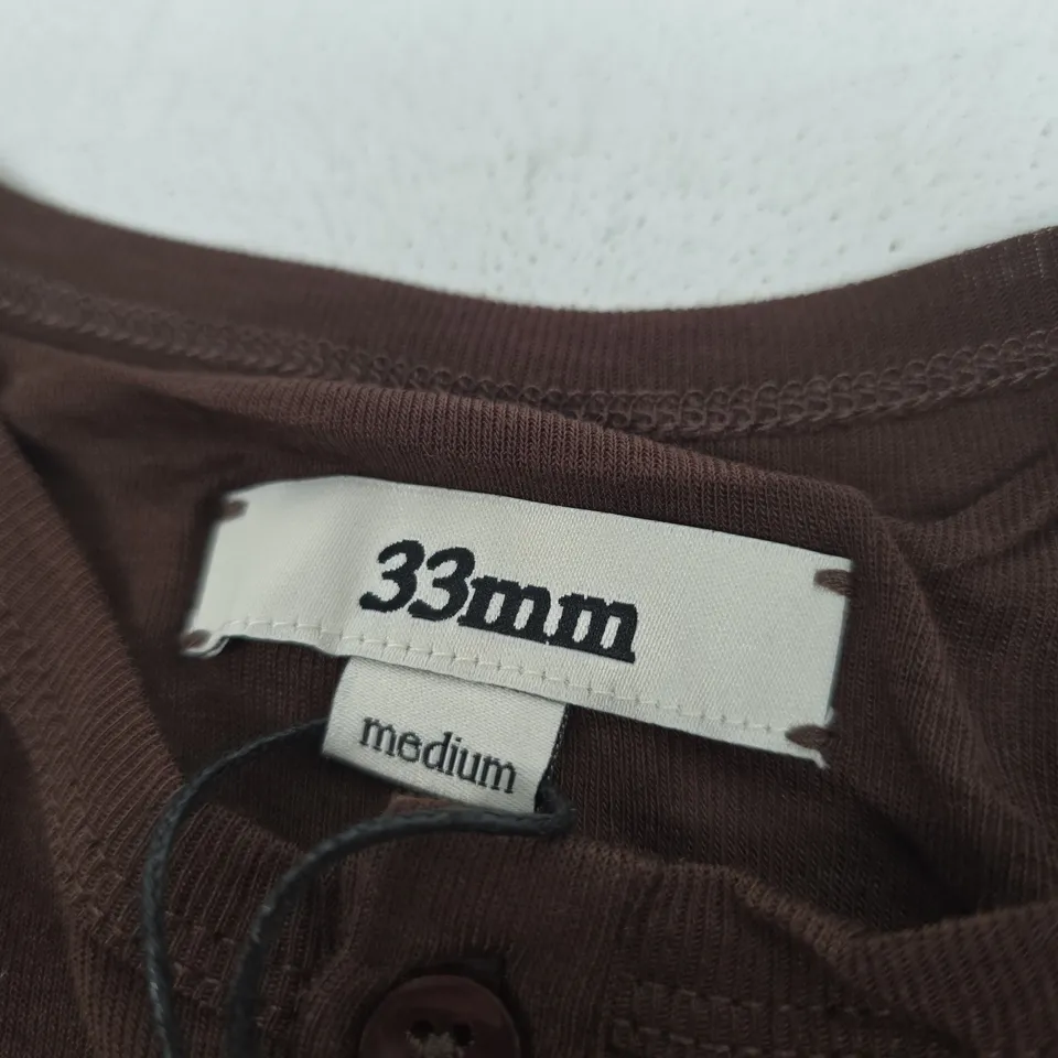 BROWN LONG-SLEEVE KNIT TOP – MEDIUM (33CM)