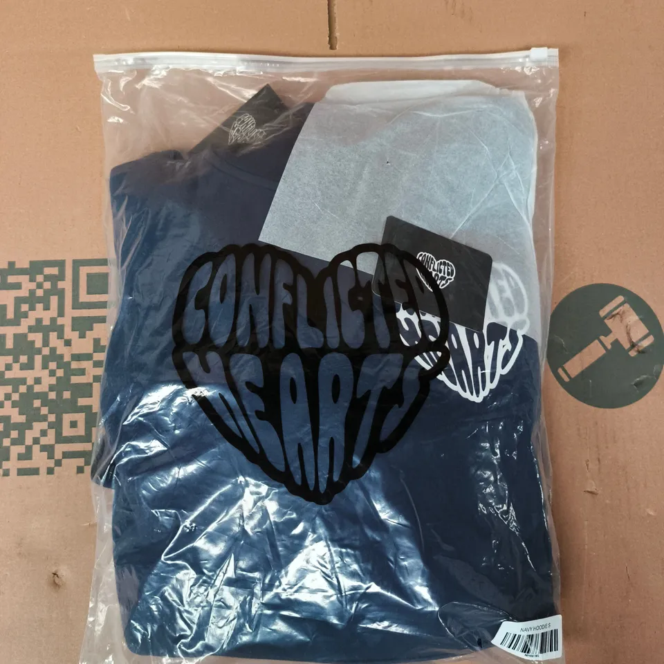 bagged conflicted hearts hoodie in navy size small