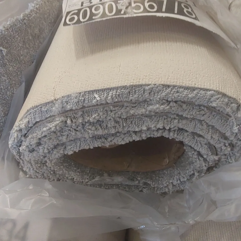 ROLL OF QUALITY ULTIMATE IMPRESSIONS FRILL CARPET - APPROXIMATELY 2.8 x 4m