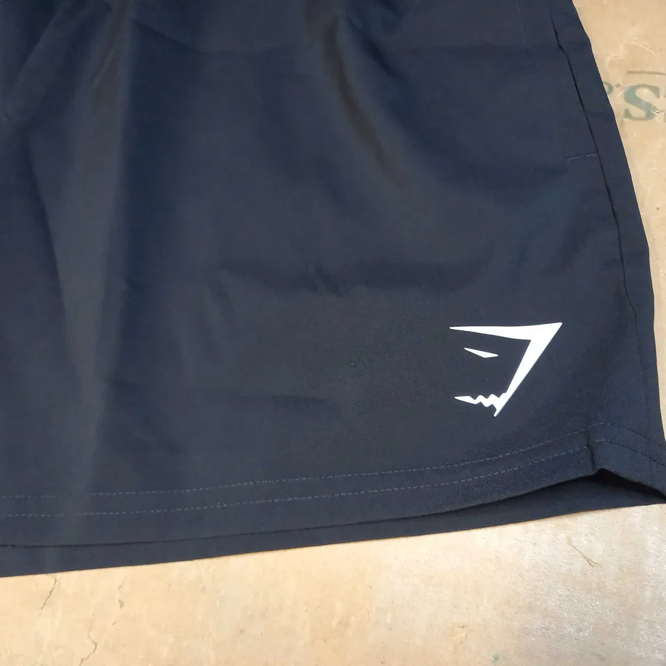 GYMSHARK TRANING SHORTS SIZE S