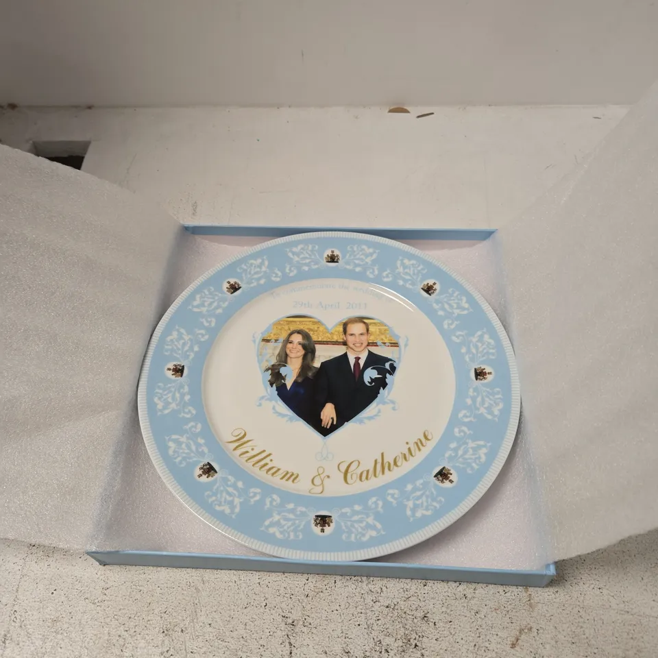 SABICHI WILLIAM & CATHERINE 27CM COMMEMORATIVE PLATE – BOXED