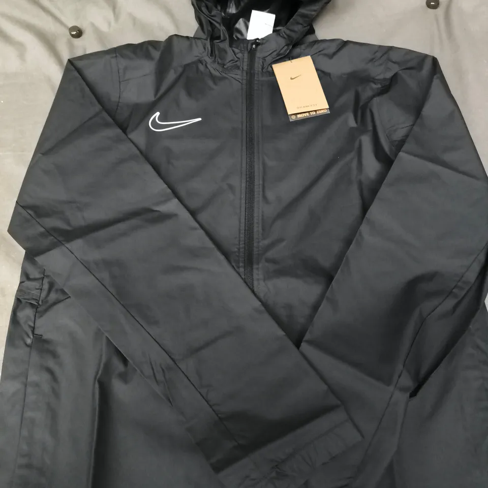 NIKE KIDS RAIN JACKET IN CHARCOAL SIZE XL