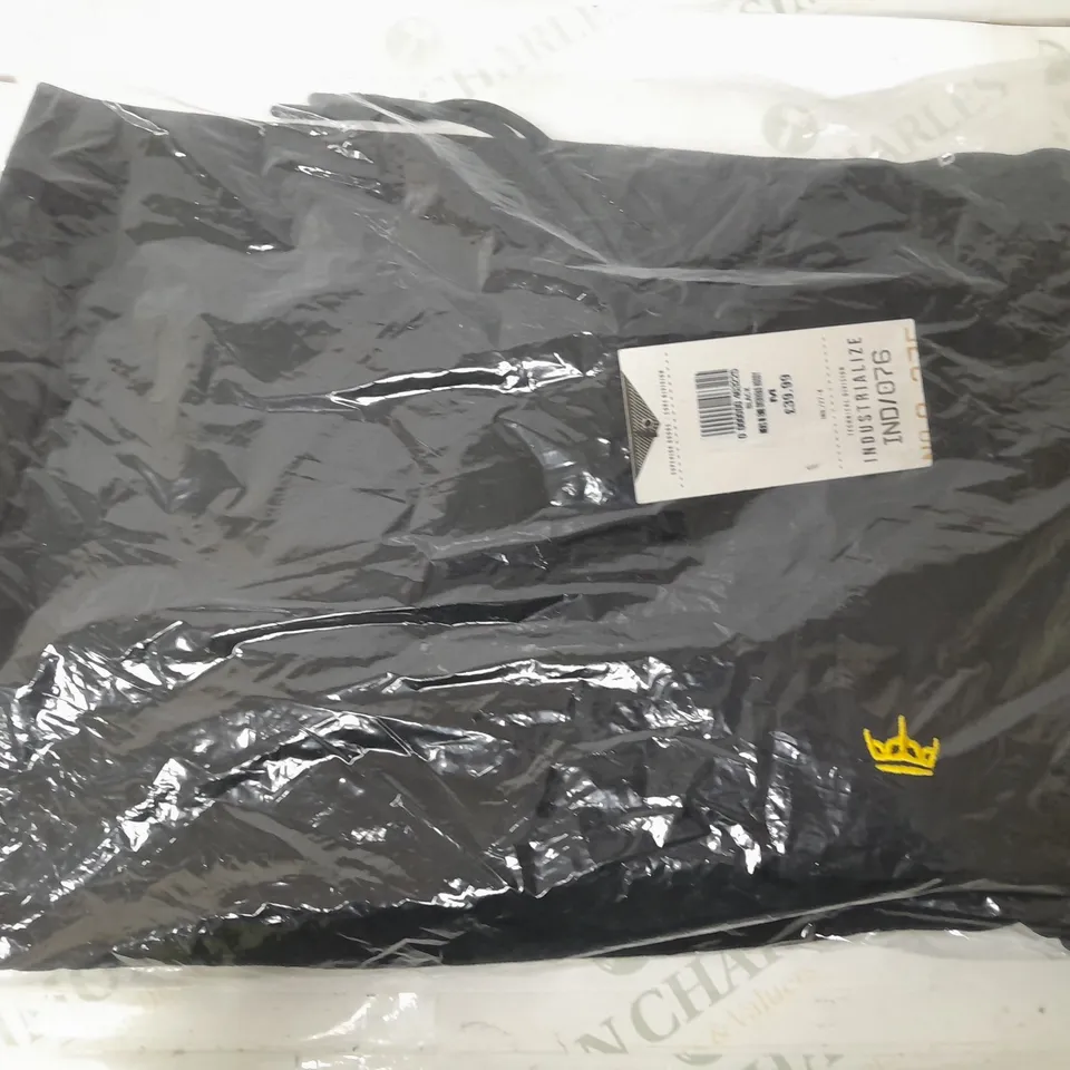 INDUSTRIALIZE MENS IN EMB OVERHEAD HOODIE IN BLACK - MEDIUM