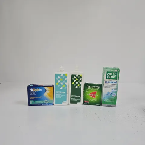TOTE OF APPROXIMATELY 10 ASSORTED ITEMS INCLUDING OPTI-FREE PUREMOIST, SPECSAVERS EASY VISION UNIPURPOSE 240ML AND NIQUITIN CLEAR 21MG PATCH NICOTINE