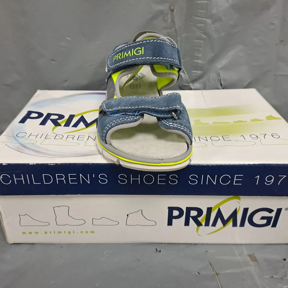 BOXED PAIR OF PRIMIGI OPEN TOE CHILDREN'S SANDALS IN BLUE/GREEN SIZE EU 34