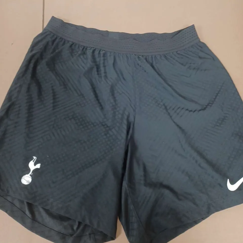 NIKE TOTTENHAM HOTSPUR SHORTS IN BLACK - 2XL