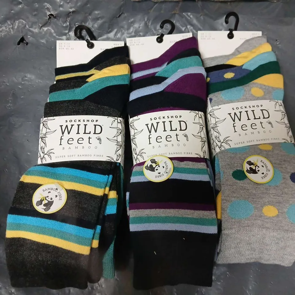 APPROXIMATELY 20 ASSORTED PACKS OF WILD FEET MENS SOCKS IN VARIOUS COLOURS, STYLES AND SIZES